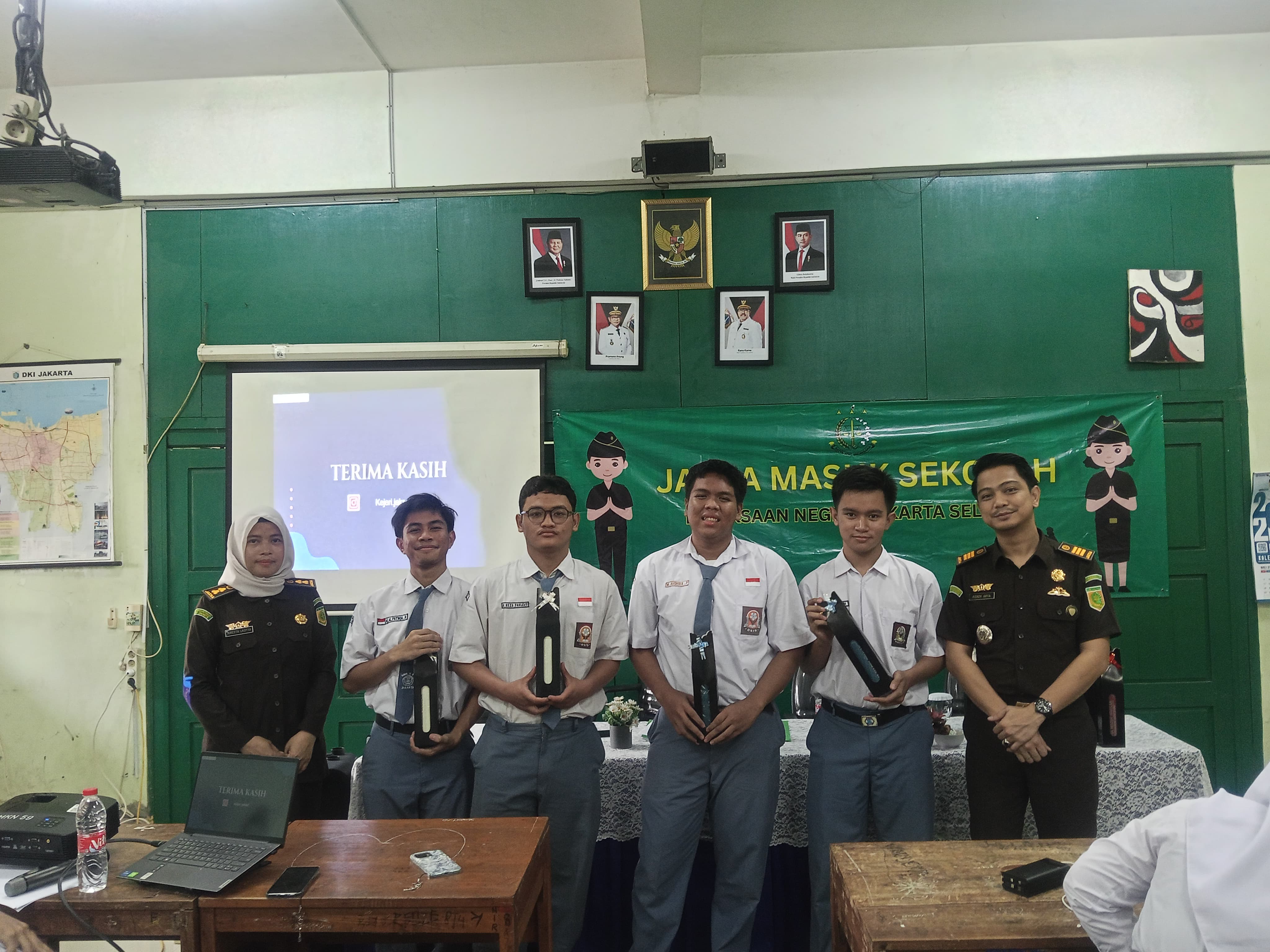 Gedung Sekolah SMAN 1 CICURUG